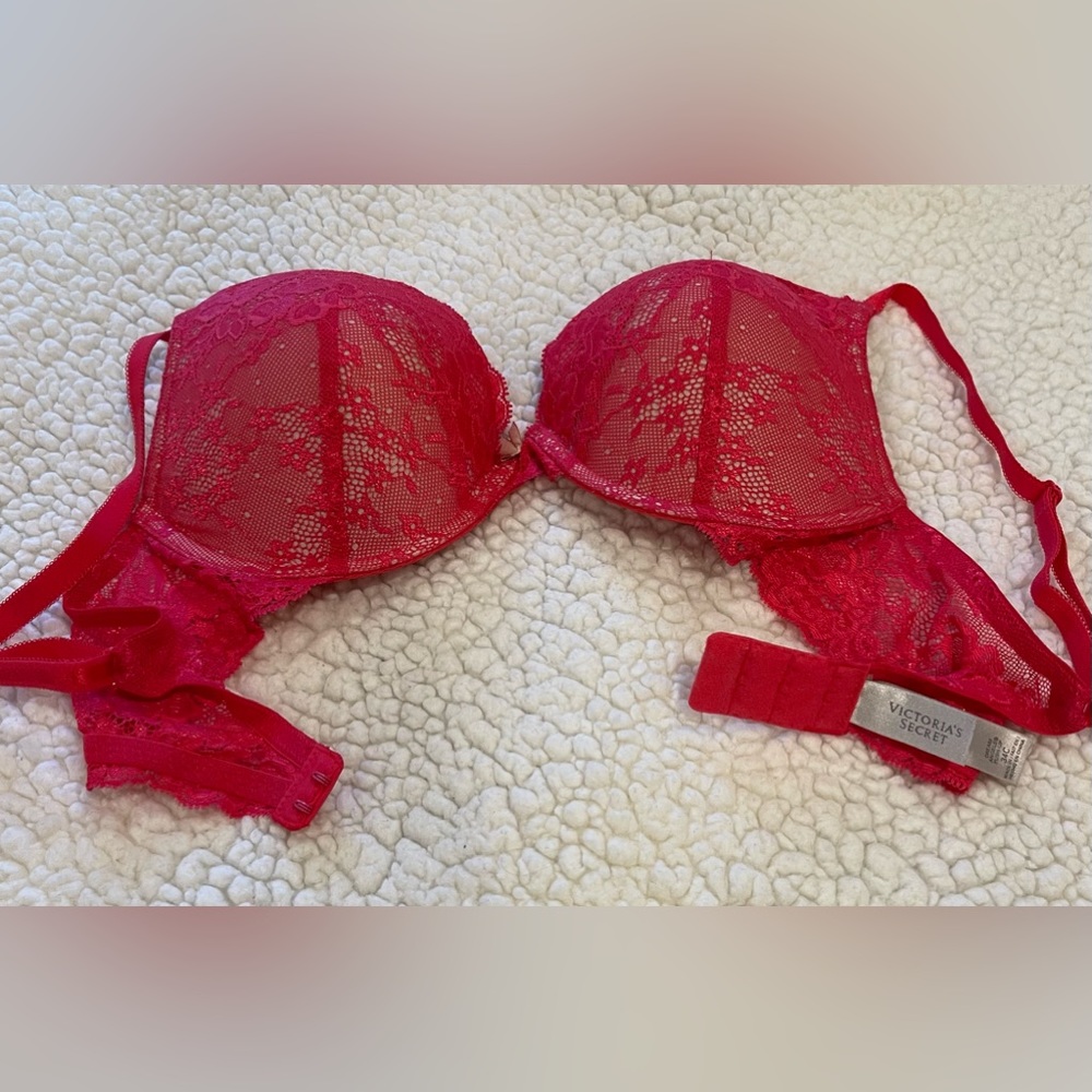 Victoria’s Secret Dream Angels Posh Up Bra.